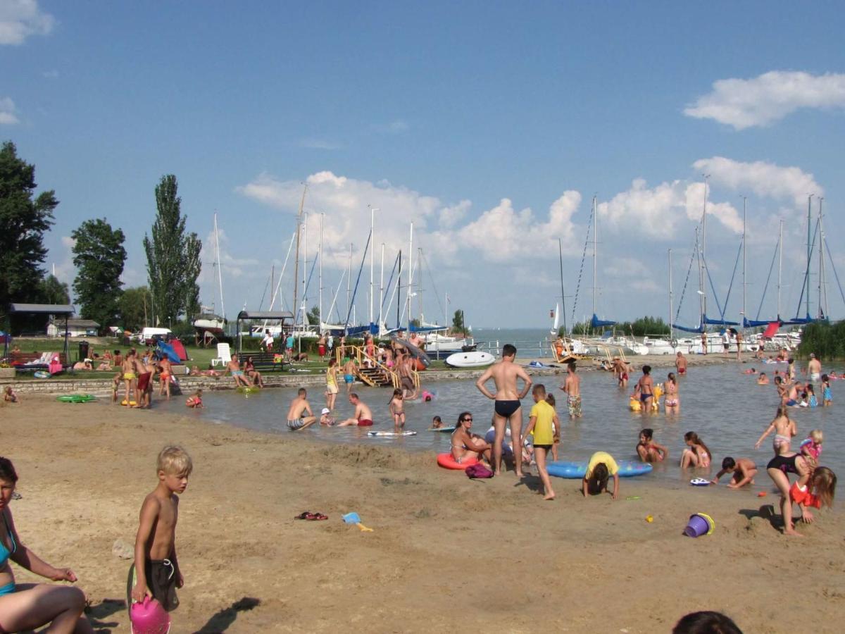 Holiday Home Balatontourist Fuered-3 By Interhome 블로톤퓌레드 외부 사진